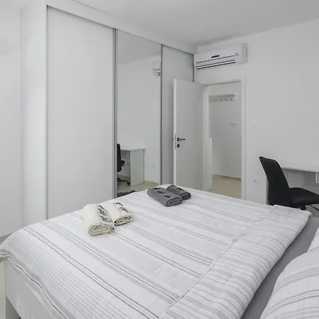 Appartement Lovely In With Wifi *